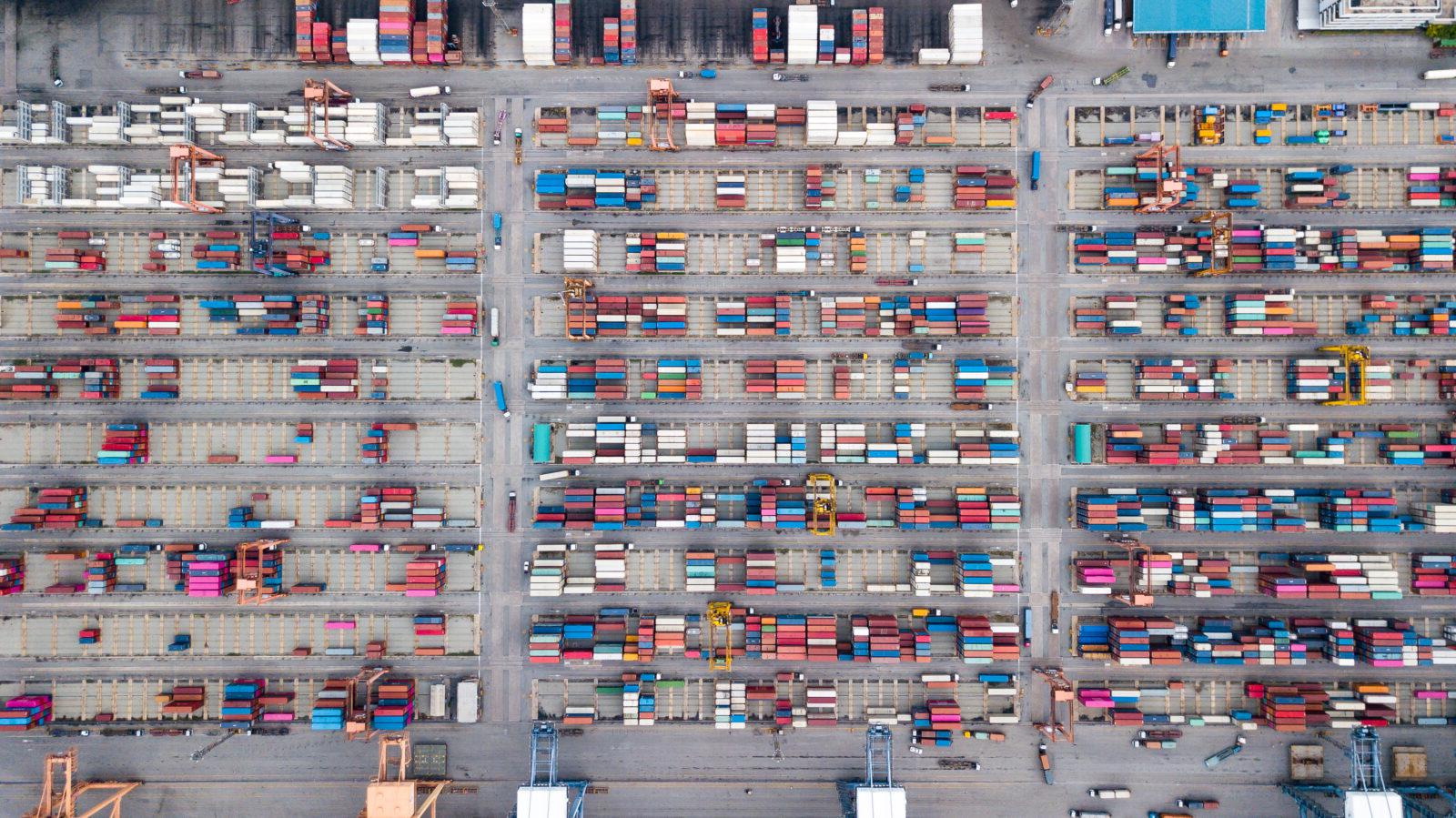 港口码头集装箱货船物流进出口运输航拍图